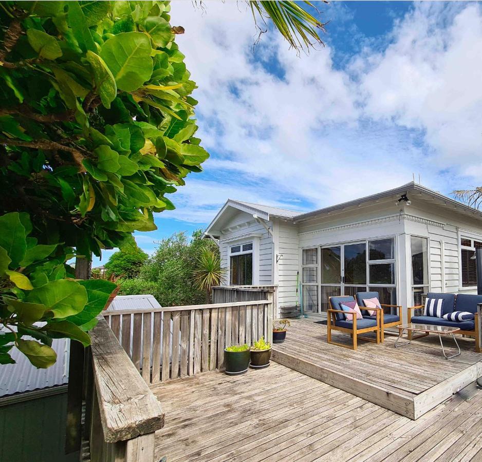 Cabbage Tree - Summer Or Winter Beachfront Haven Papamoa Eksteriør bilde